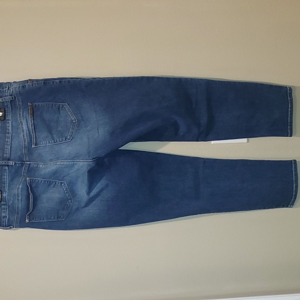 Chico's The So Slimmung Girlfriend Ankle Jeans - Picture 3 of 10